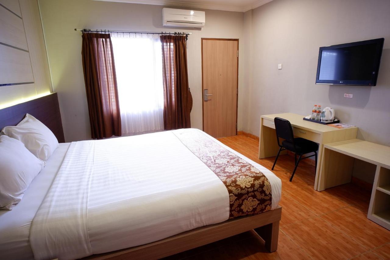 Guest house Front One Yogyakarta 3*