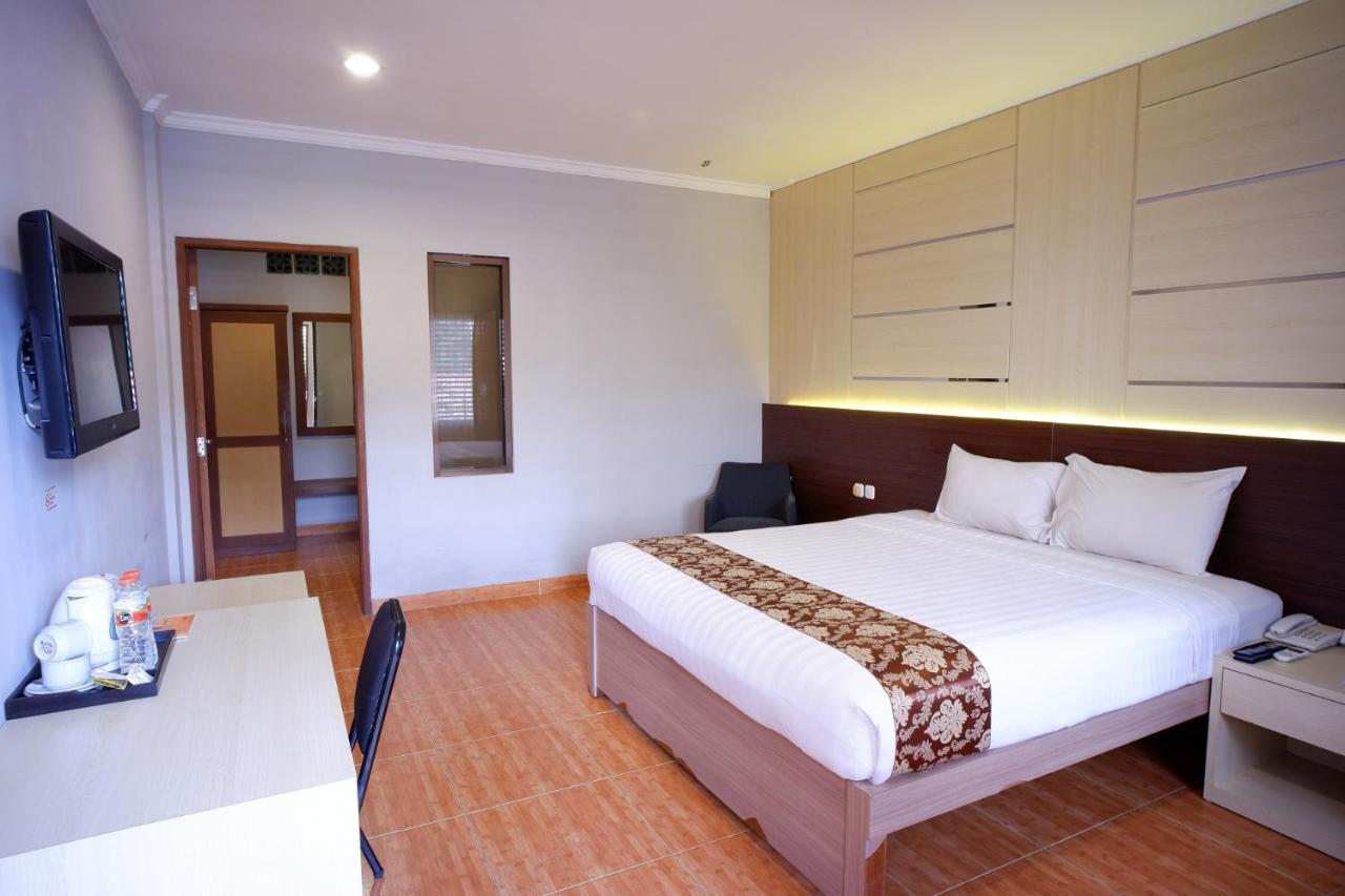 Front One Yogyakarta Guest house 3*
