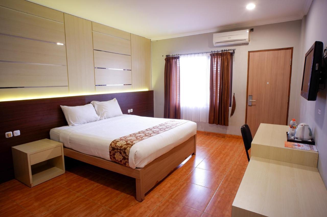 Front One Yogyakarta 3*