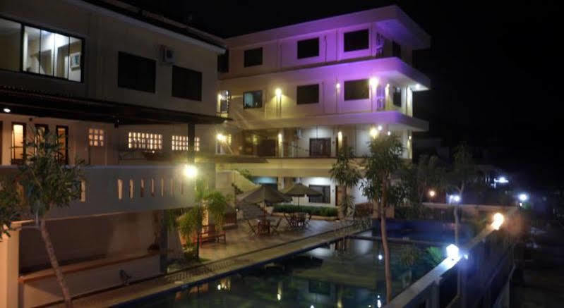 Guest house Front One Yogyakarta 3*