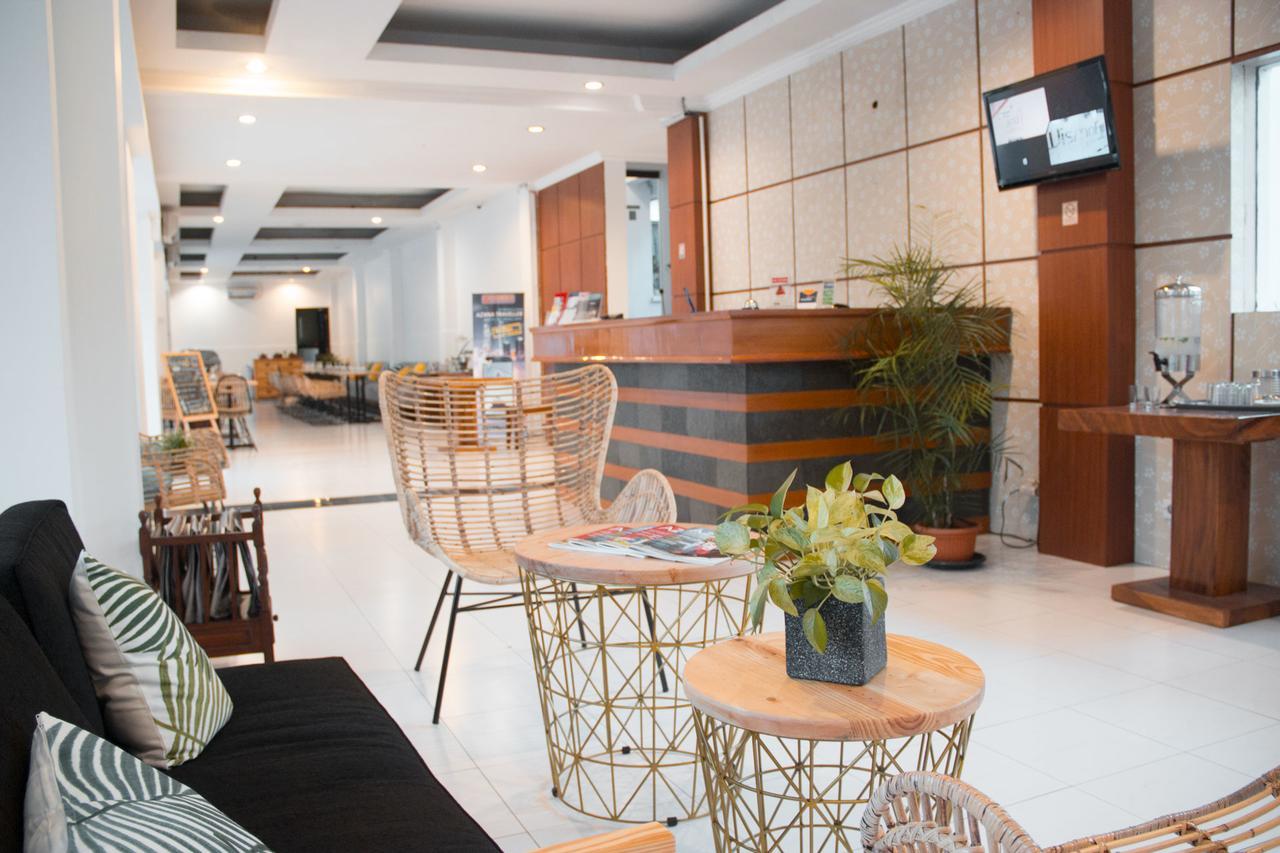Guest house Front One Yogyakarta 3*