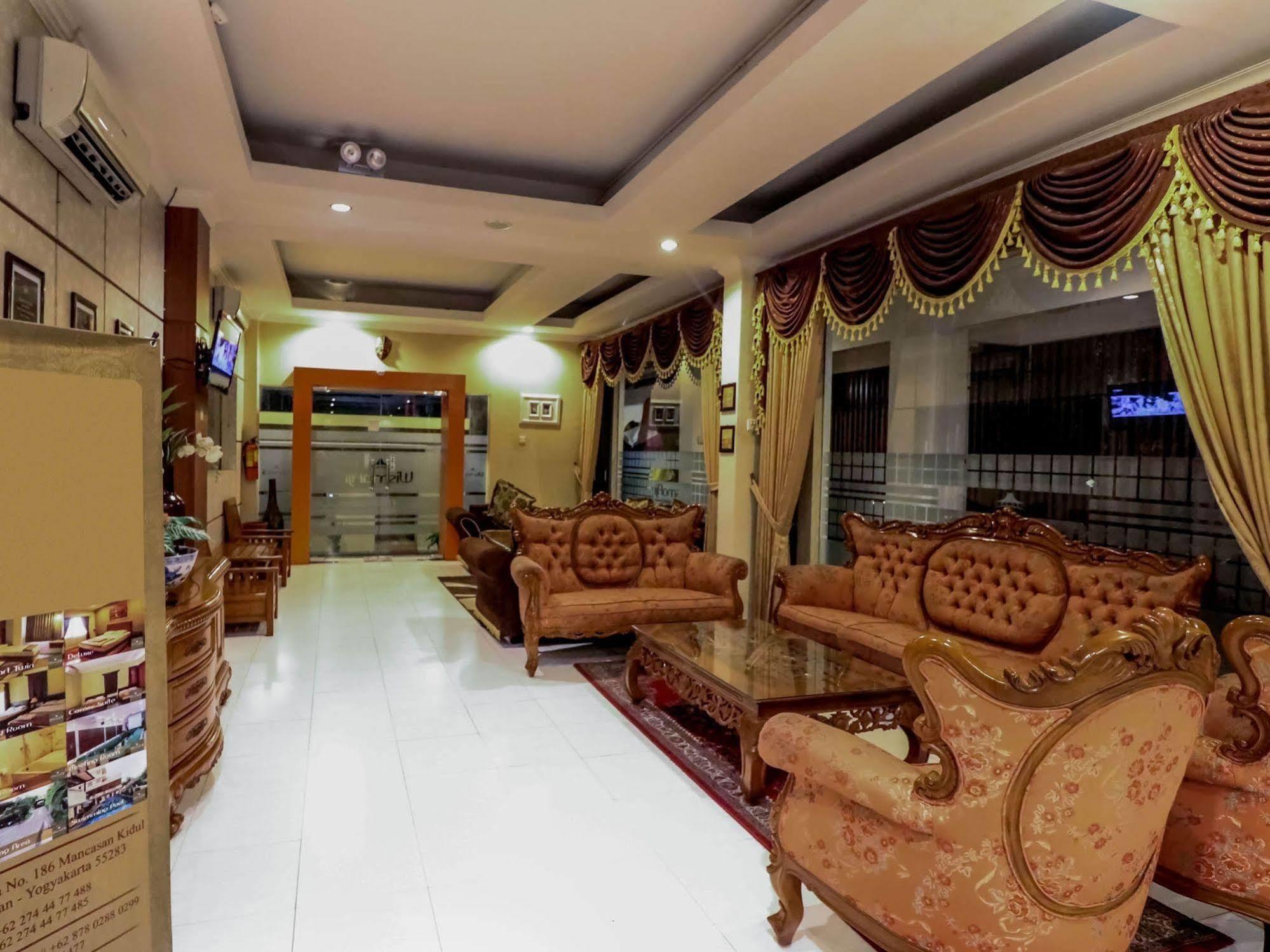 Guest house Front One Yogyakarta 3*