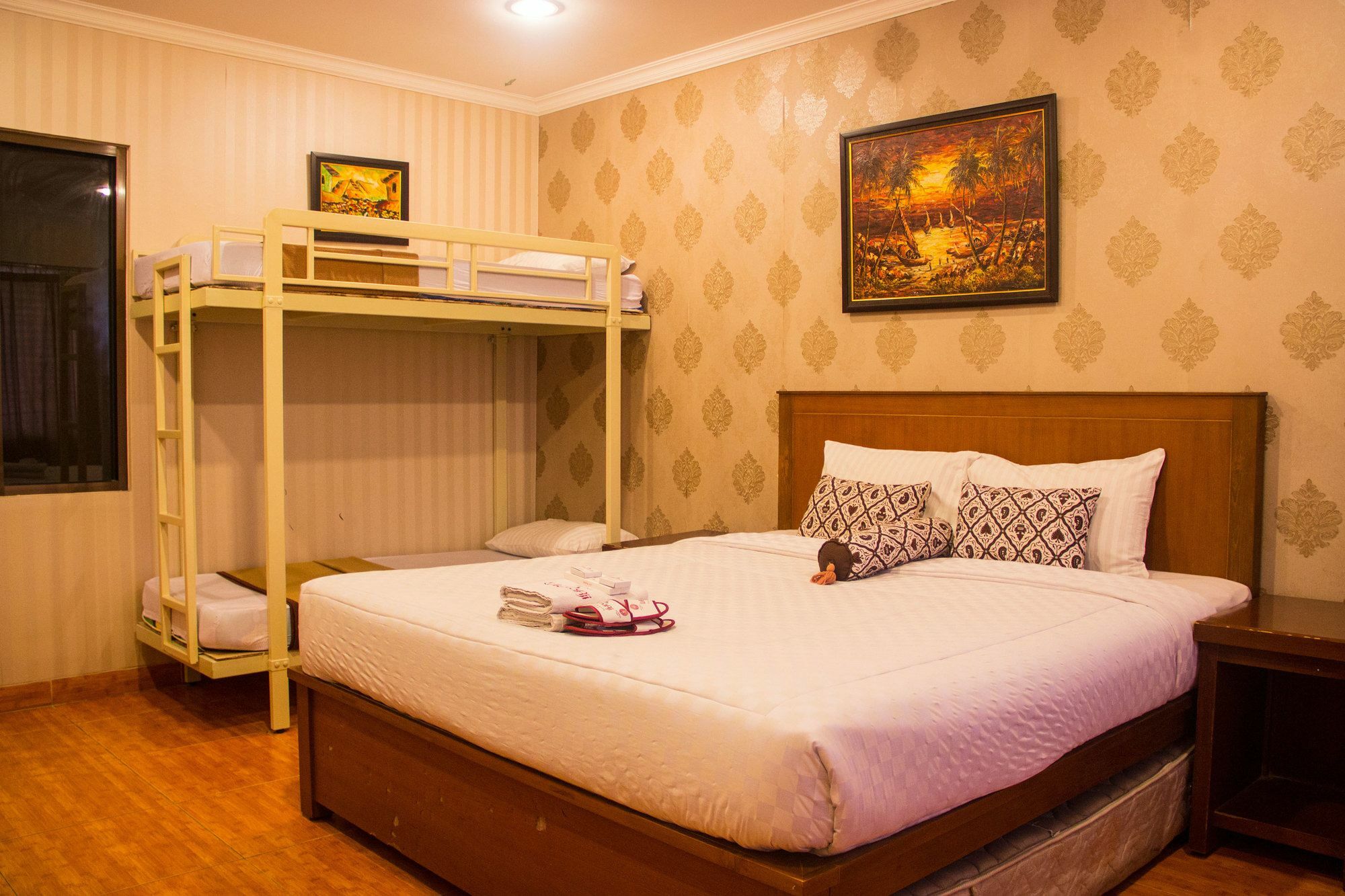 Front One Yogyakarta Guest house 3*