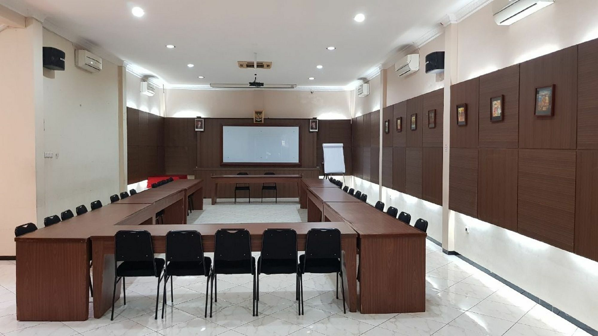 Guest house Front One Yogyakarta 3*